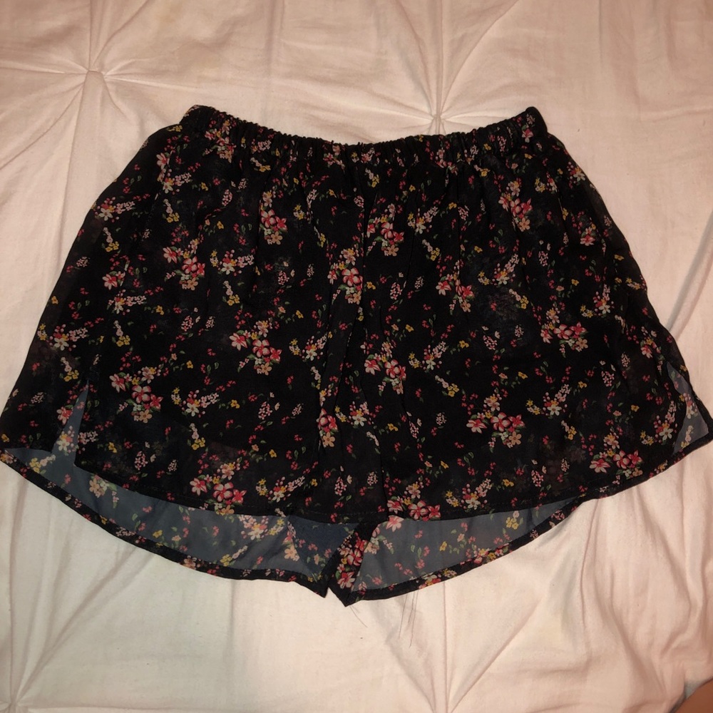 Floral Flowy Shorts!!